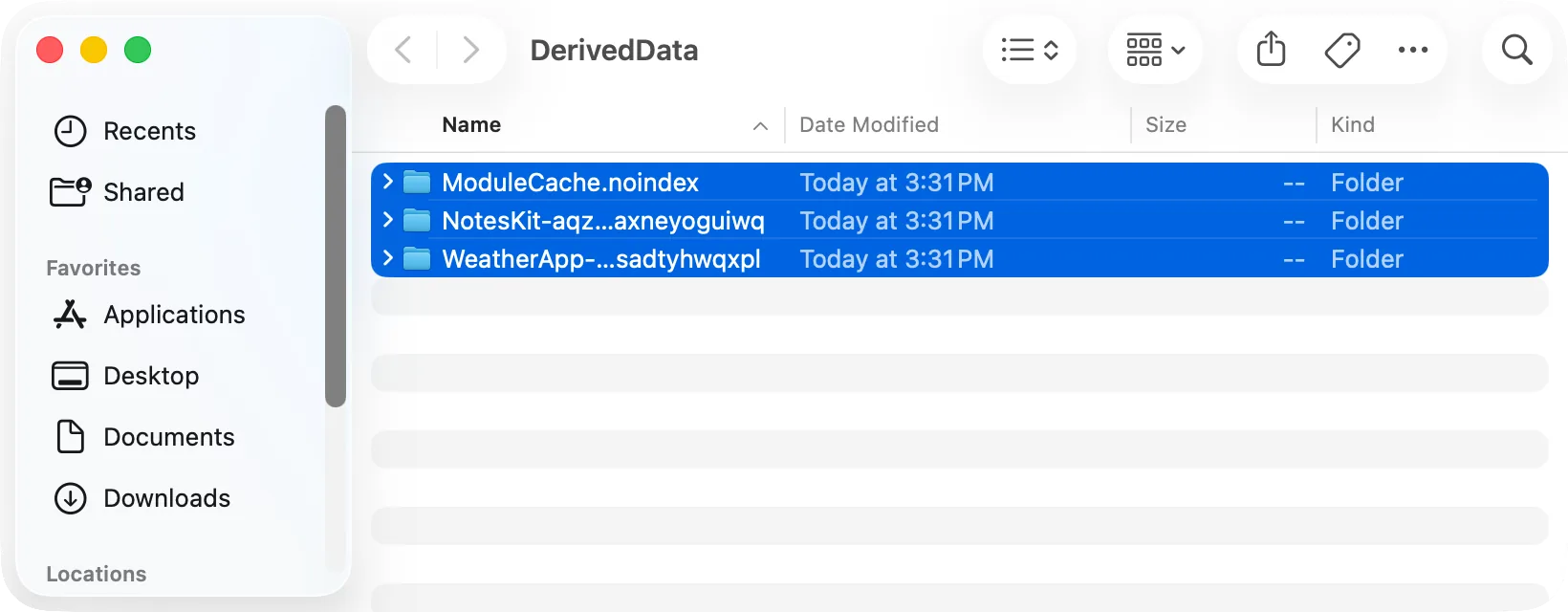 Finder, the DerivedData folder: project build folders selected, «Move to Trash» in the context menu