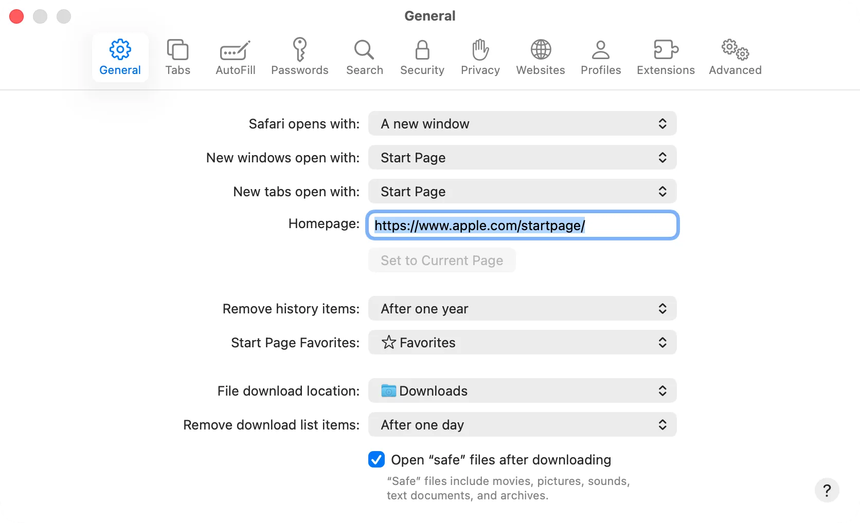 Safari Settings, General: «Remove download list items» and «File download location»